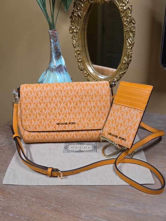 Michael Kors Handbags - Michael Kors Signature JetSet MK Crossbody (NWT) w/ Matching Card Holder (NWOT)